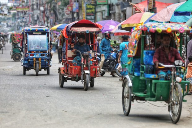 Bangladesh cracks down on 3-wheelers in Dhaka over traffic, health concerns Bangladesh cracks down on 3-wheelers in Dhaka over traffic, health concerns
