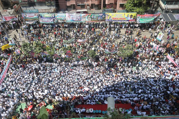 At Bangladesh food markets, people feel pinch from price hike at pump At Bangladesh food markets, people feel pinch from price hike at pump