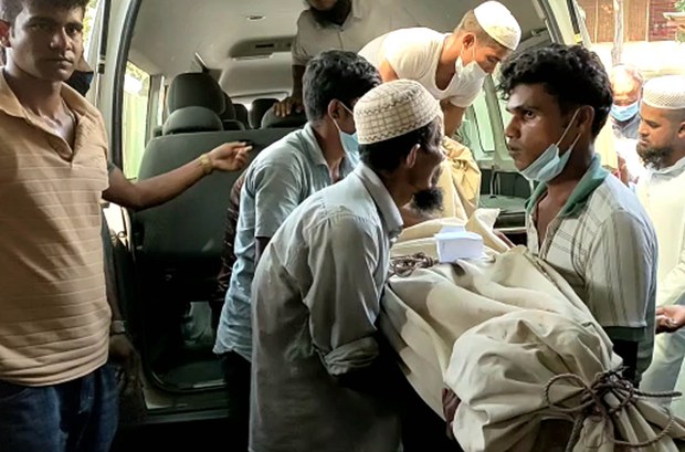 Rohingya Refugees Killed in Pre-Dawn Attack at Bangladesh Camp Rohingya Refugees Killed in Pre-Dawn Attack at Bangladesh Camp