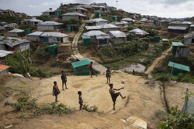 Terror in Rohingya camp as boys kidnapped to fight in Myanmar Terror in Rohingya camp as boys kidnapped to fight in Myanmar