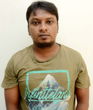Police arrested Abu Siddique Sohel who is suspected of participating in the 2015 killing of Avijit Roy, Nov. 6, 2017. (Focus Bangla)