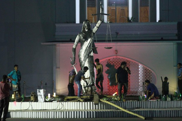 170530-BD-sculpture-620.jpg 170530-BD-sculpture-620.jpg