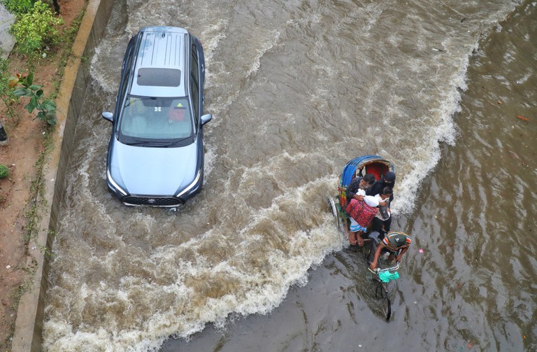 12-BD-flood2.jpeg 12-BD-flood2.jpeg