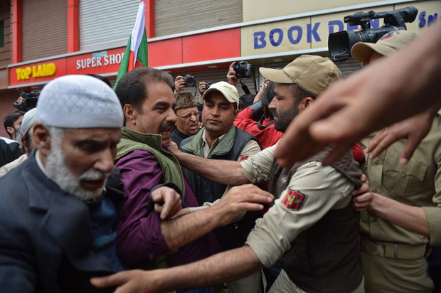 160517-IN-kashmir-protest-620.jpg 160517-IN-kashmir-protest-620.jpg