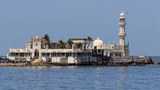 160826-women-mosque-620.jpg