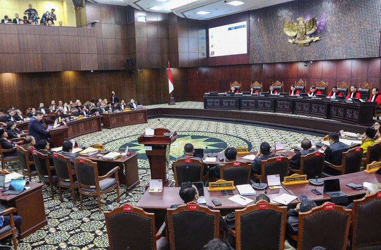 05 ID-vote-ministers2.jpg 05 ID-vote-ministers2.jpg