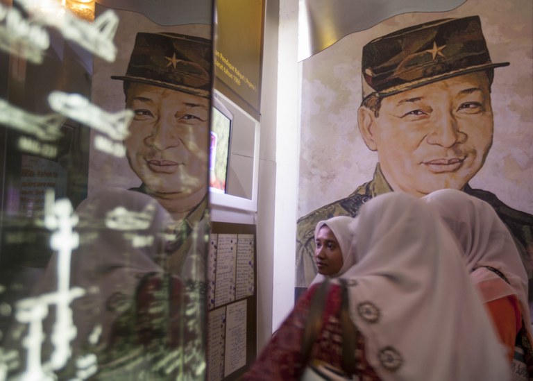 2014-04-02T120000Z_1026362729_GM1EA430E9D01_RTRMADP_3_INDONESIA-ELECTION-SUHARTO.JPG 2014-04-02T120000Z_1026362729_GM1EA430E9D01_RTRMADP_3_INDONESIA-ELECTION-SUHARTO.JPG