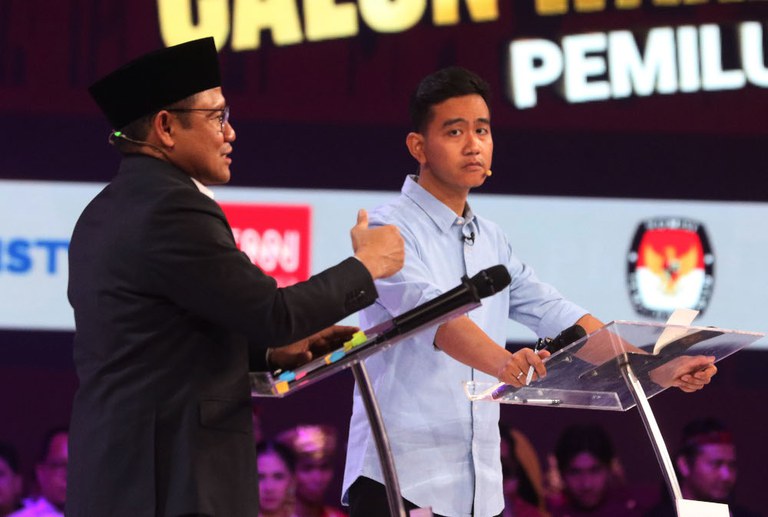 22 ID-vp-debate2.jpg 22 ID-vp-debate2.jpg