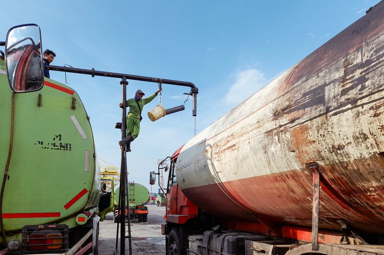 220428-ID-palm-oil-truck.jpg 220428-ID-palm-oil-truck.jpg