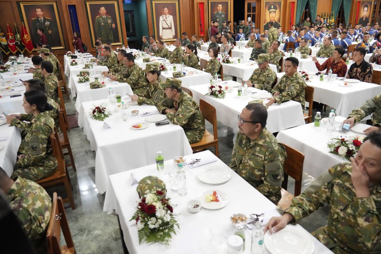 31 ID-military-role3.jpg 31 ID-military-role3.jpg
