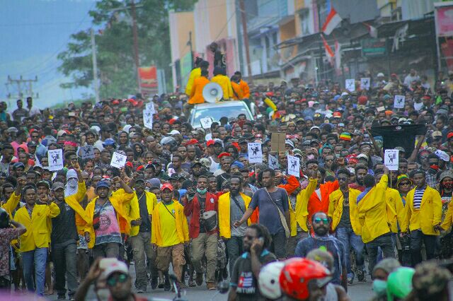 Demonstrators march in Jayapura, the latest in an “unprecedented” wave of protest rallies in Indonesia’s easternmost province, Aug. 29, 2019. [BenarNews]