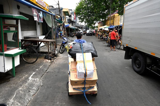 Indonesian Officials Praise Anti-COVID Efforts for Sharp Drop in Active Cases Indonesian Officials Praise Anti-COVID Efforts for Sharp Drop in Active Cases