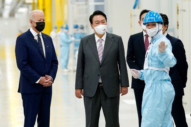 Biden-Samsung.jpg Biden-Samsung.jpg