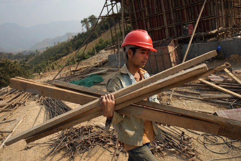 worker-CH-project-Laos.jpg worker-CH-project-Laos.jpg