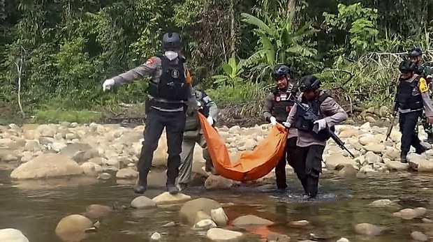 6 more bodies found at Papua mine in wake of rebel attack 6 more bodies found at Papua mine in wake of rebel attack