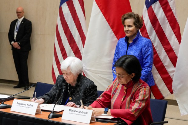 US signs agreement granting Indonesia $649M to help build infrastructure, empower women US signs agreement granting Indonesia $649M to help build infrastructure, empower women