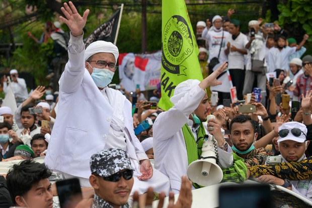 Indonesia: Controversial Cleric Apologizes over Gatherings after Public Outcry Indonesia: Controversial Cleric Apologizes over Gatherings after Public Outcry