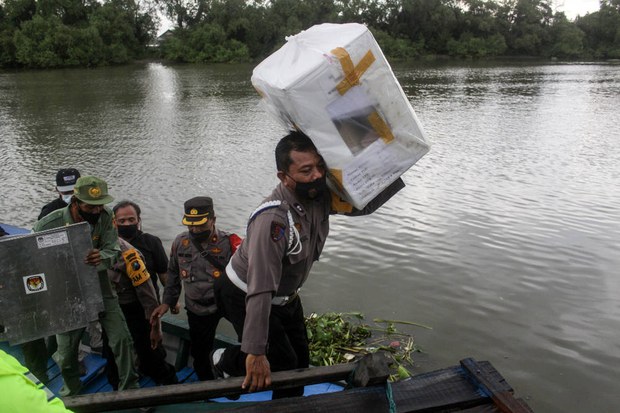 Indonesia: Millions Expected to Vote in Local Polls despite COVID-19 Indonesia: Millions Expected to Vote in Local Polls despite COVID-19
