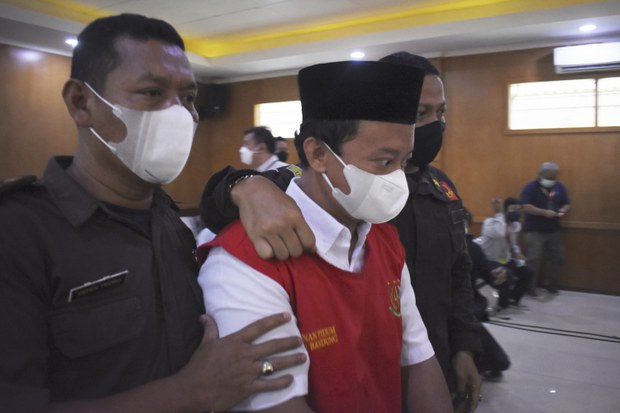 Indonesian court sentences school principal to death for raping students Indonesian court sentences school principal to death for raping students