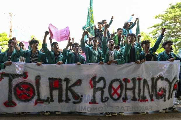 Disinformation campaign spurred student attack on Rohingya shelter, Indonesian activists say Disinformation campaign spurred student attack on Rohingya shelter, Indonesian activists say
