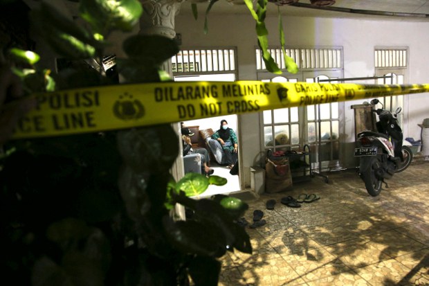 Suspected IS Sympathizer Shot Dead at Indonesian Police Headquarters Suspected IS Sympathizer Shot Dead at Indonesian Police Headquarters