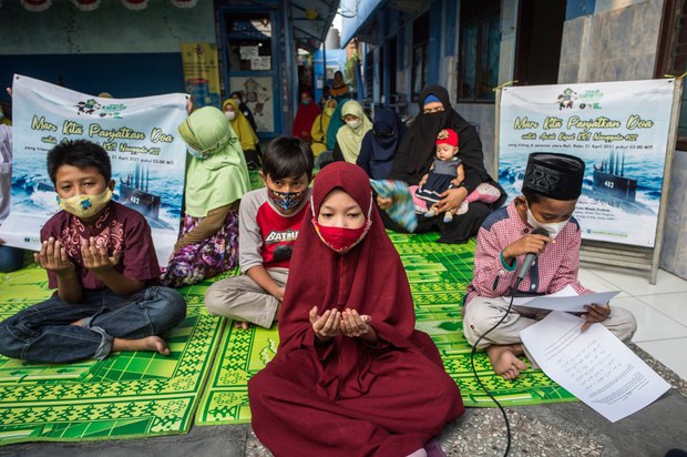 Nations Send Ships, Planes to Assist Indonesia in Search for Submarine Nations Send Ships, Planes to Assist Indonesia in Search for Submarine