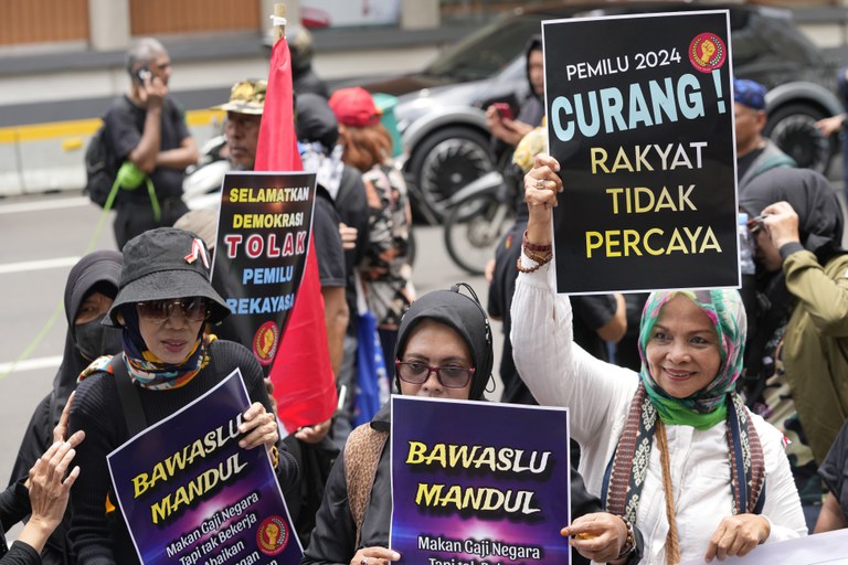 ID-vote-2.jpg ID-vote-2.jpg