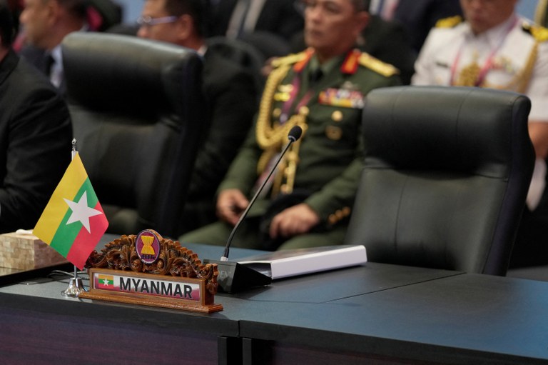 ID-MN-ASEAN-EMPTY-SEAT.JPG ID-MN-ASEAN-EMPTY-SEAT.JPG