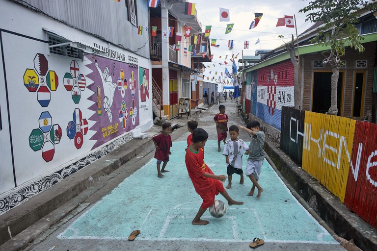 AP22324489294597-kids-playing.jpg AP22324489294597-kids-playing.jpg