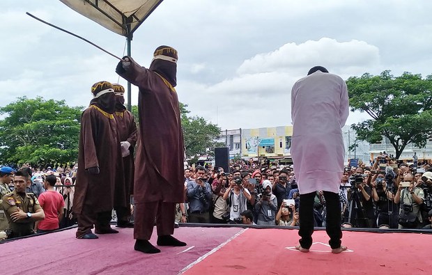Indonesia may outlaw gay sex amid growing anti-LGBTQ sentiment Indonesia may outlaw gay sex amid growing anti-LGBTQ sentiment