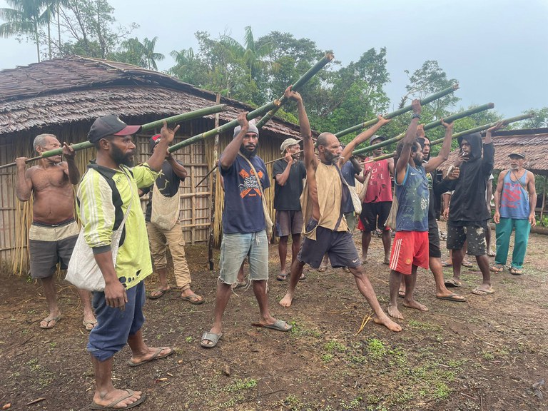 Indonesia-Papua-awon-atatbon 2.JPG Indonesia-Papua-awon-atatbon 2.JPG