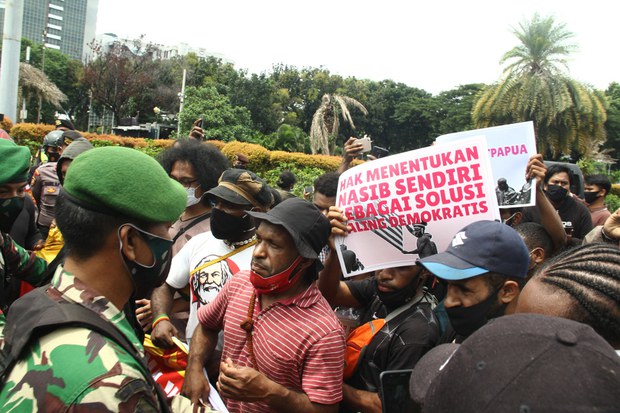 Indonesia Passes New Papuan Autonomy Law; Separatists Reject it as Unsatisfactory