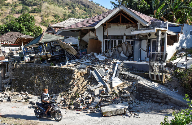 A damaged home is seen after a powerful earthquake struck Pemenang in North Lombok, Indonesia, Aug. 6, 2018. [Antara Foto/Ahmad Subaidi/via Reuters]