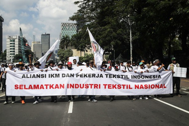 Indonesia’s textile industry struggles as thousands lose jobs Indonesia’s textile industry struggles as thousands lose jobs
