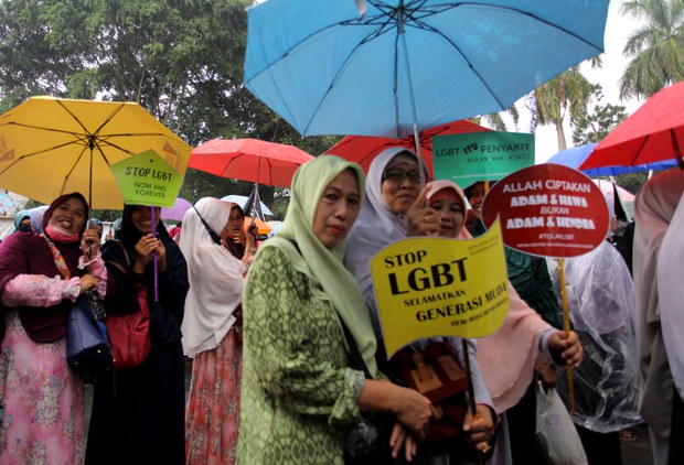 Indonesia’s top Islamic clerics object to US LGBTQ rights envoy’s visit Indonesia’s top Islamic clerics object to US LGBTQ rights envoy’s visit