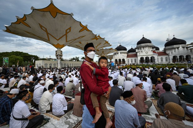 Gaffes trip up Indonesian religion minister’s push for moderation Gaffes trip up Indonesian religion minister’s push for moderation