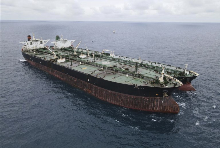 tankers-AP.jpg