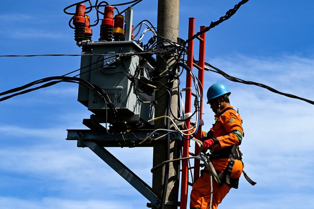 As Indonesian govt hikes electricity rates for some, small businesses express concern As Indonesian govt hikes electricity rates for some, small businesses express concern
