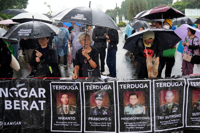 ID-vote-Jokowi-three.jpg ID-vote-Jokowi-three.jpg