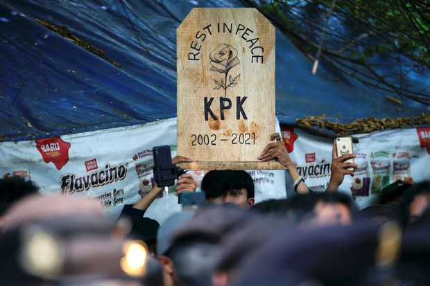 Leader of New Indonesian Capital’s Regency Faces Kickback Allegations Leader of New Indonesian Capital’s Regency Faces Kickback Allegations
