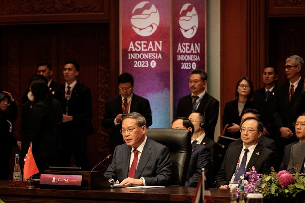 Chinese premier stresses solidarity with ASEAN amid map controversy Chinese premier stresses solidarity with ASEAN amid map controversy