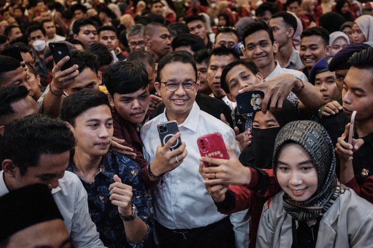 ID-pic-3.jpg ID-pic-3.jpg