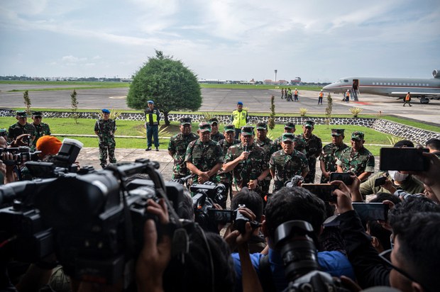 Indonesian military: Working with Papuan community leaders for release of NZ hostage Indonesian military: Working with Papuan community leaders for release of NZ hostage