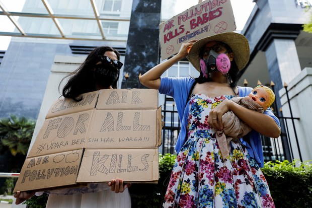 Indonesian Court Finds Jokowi Negligent in Jakarta Air Pollution Case Indonesian Court Finds Jokowi Negligent in Jakarta Air Pollution Case
