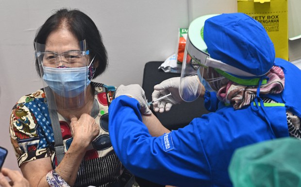 Private COVID-19 Vaccination Drive Courts Controversy in Indonesia