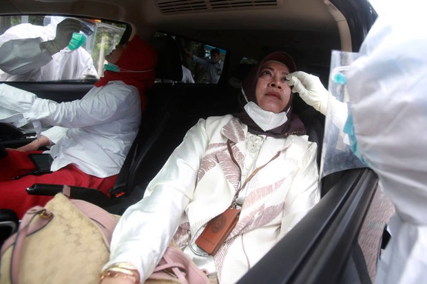 COVID-19: Indonesia Surpasses 2M Infections, Announces Restrictions COVID-19: Indonesia Surpasses 2M Infections, Announces Restrictions