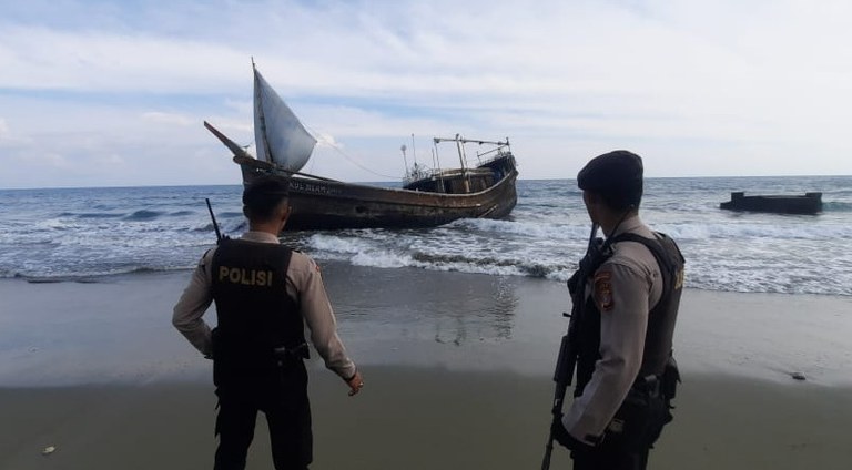 Rohigya-boat-cropped.jpg Rohigya-boat-cropped.jpg