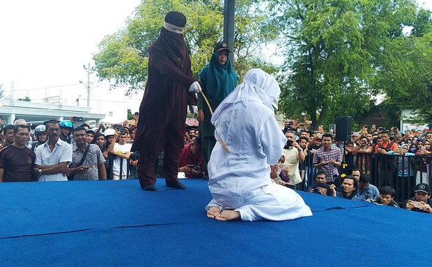 Some Aceh clerics slam locals who ‘bathed’ alleged Sharia violators in sewer water Some Aceh clerics slam locals who ‘bathed’ alleged Sharia violators in sewer water
