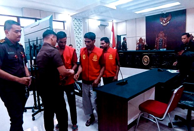 Aceh court sentences 3 Rohingya for smuggling refugees into Indonesia Aceh court sentences 3 Rohingya for smuggling refugees into Indonesia