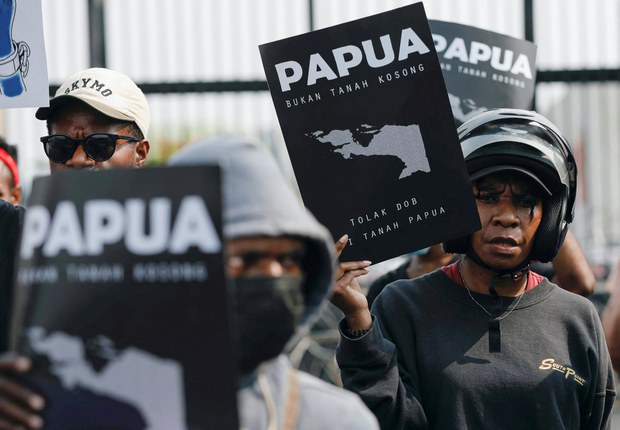 Parliament passes controversial bills to create new provinces in Papua Parliament passes controversial bills to create new provinces in Papua